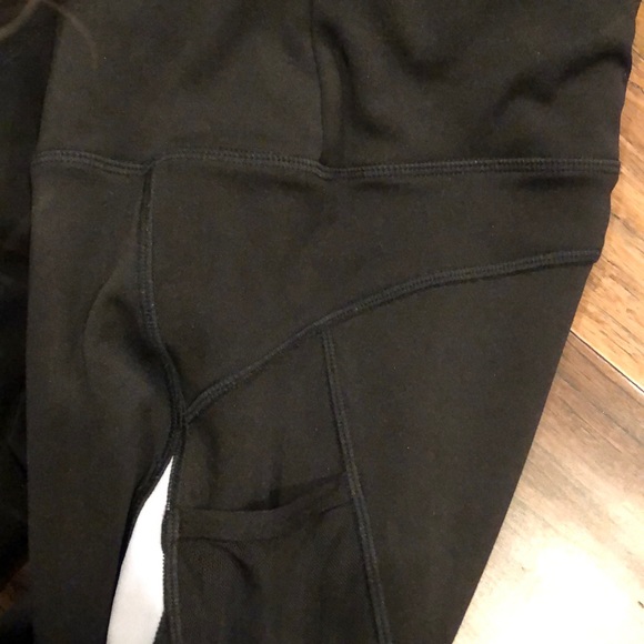 Mesh Workout Leggings with pockets - Picture 2 of 4